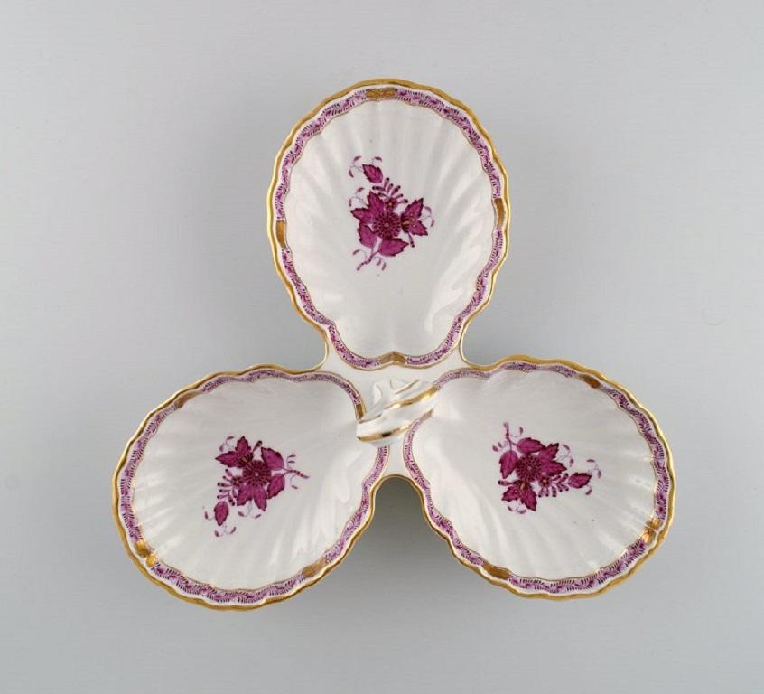Hand-Painted Herend Chinese Bouquet Raspberry, Three-Part Serving Dish with Handle For Sale