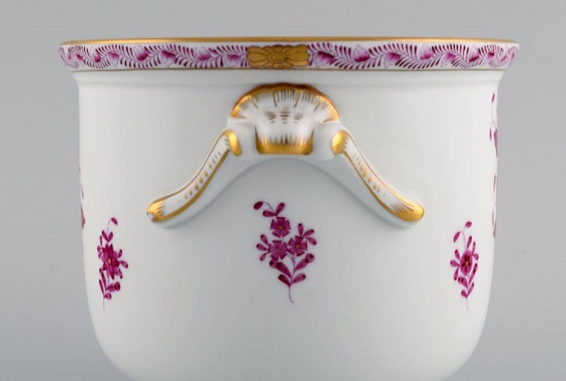 20ième siècle Bouquet de framboise chinois Herend. Deux caves à vin en porcelaine peintes à la main. en vente