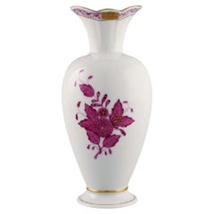 Retro Herend Chinese Bouquet Raspberry Vase in Hand-Painted Porcelain