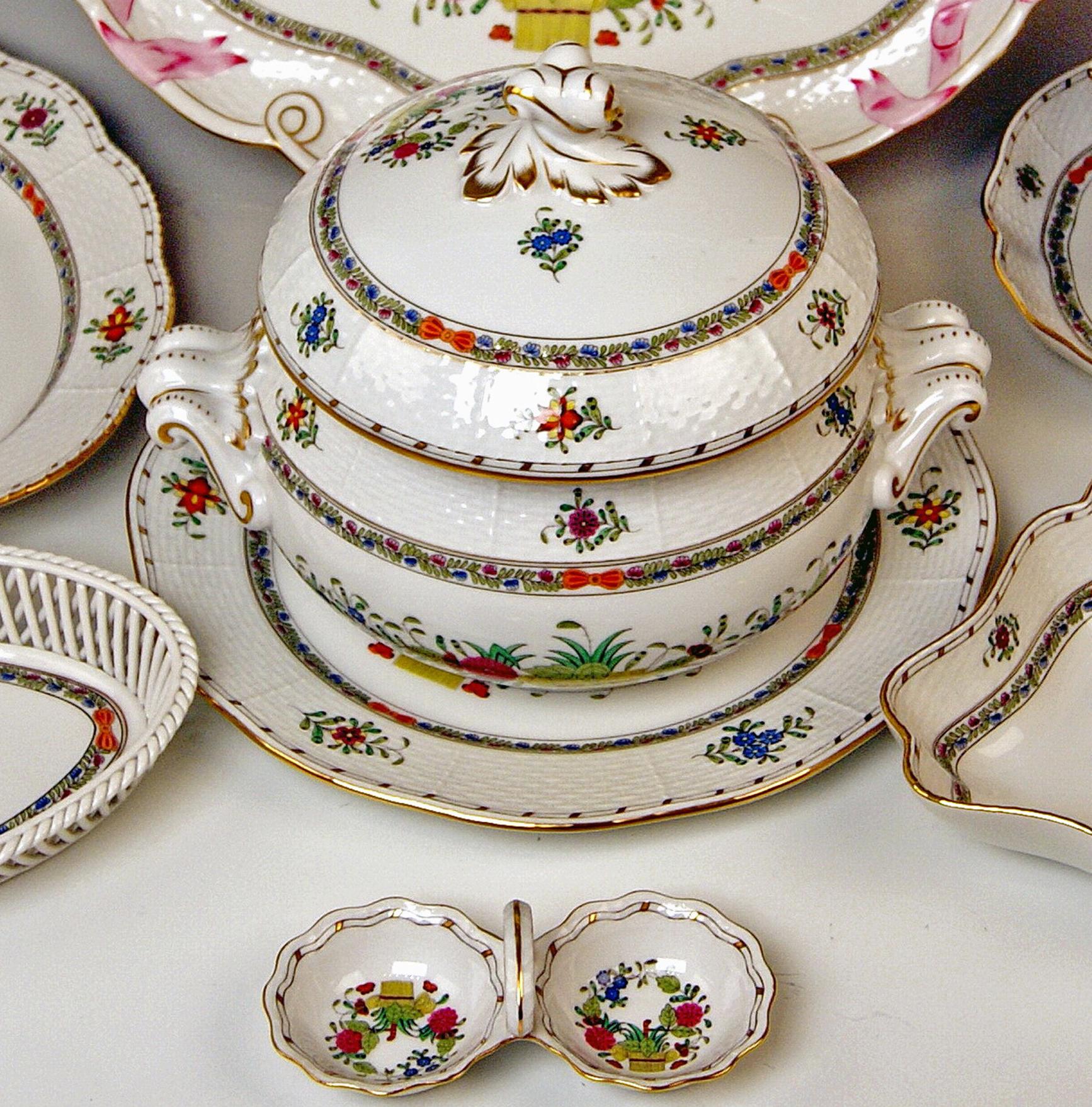 Painted Herend Dinner Set for Twelve Persons Decor Fleurs des Indes Multicolored