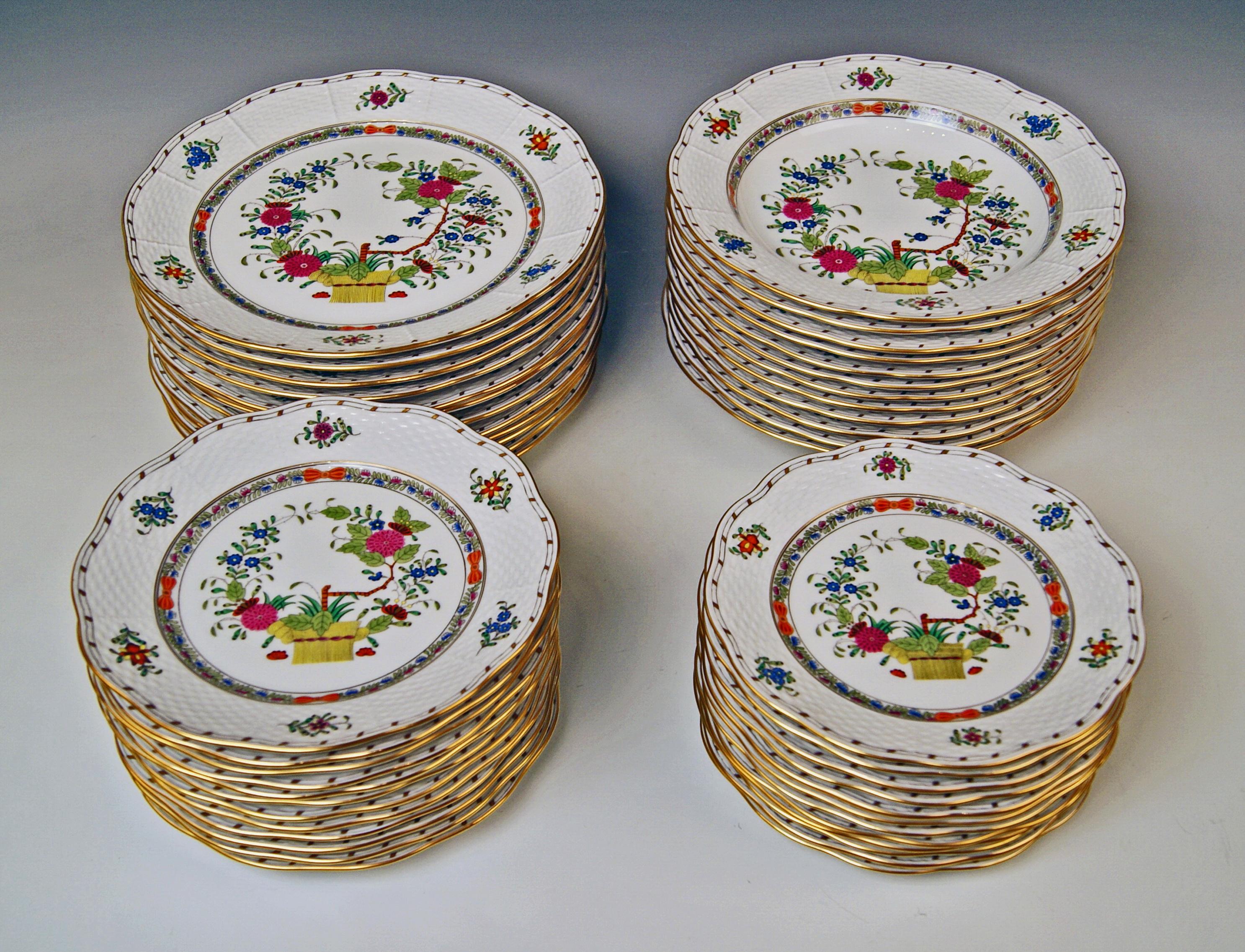 20th Century Herend Dinner Set for Twelve Persons Decor Fleurs des Indes Multicolored