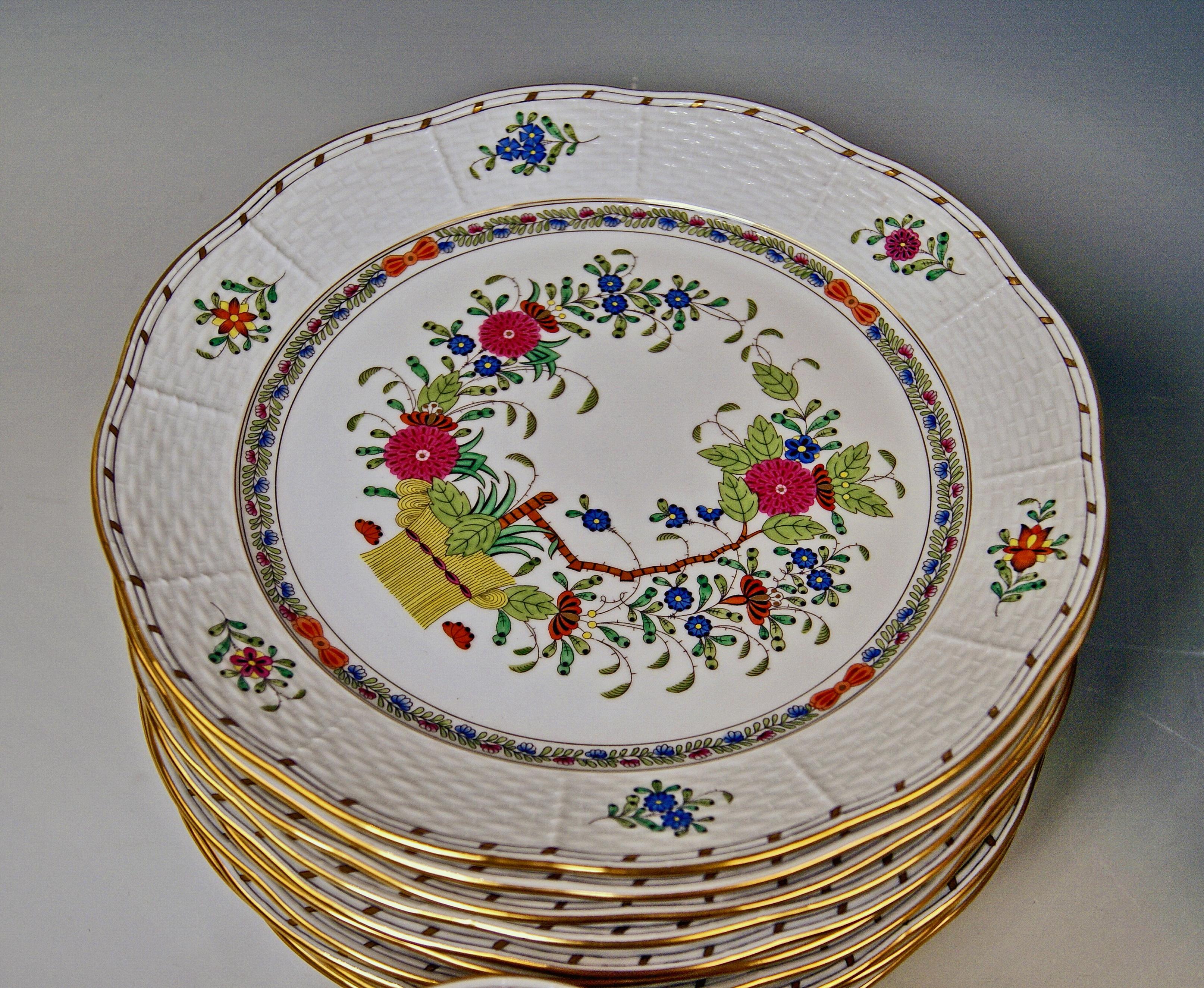 Porcelain Herend Dinner Set for Twelve Persons Decor Fleurs des Indes Multicolored