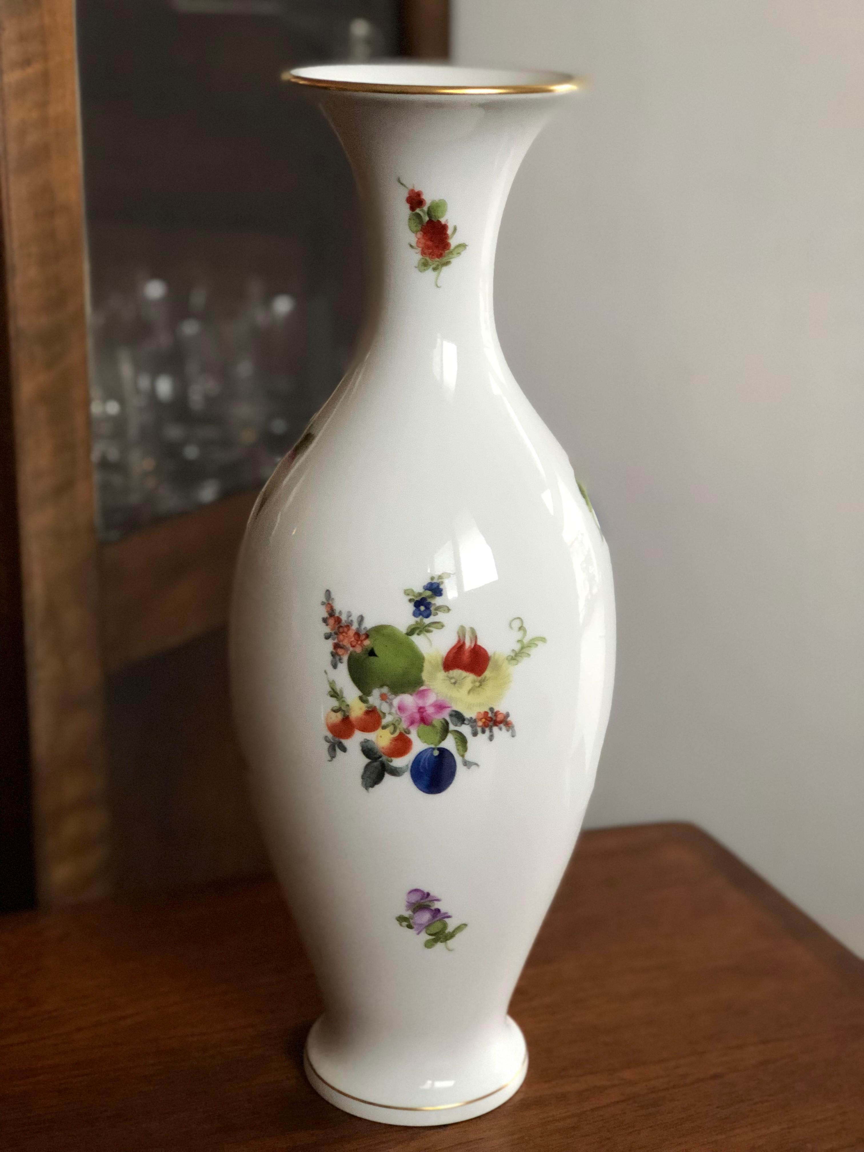 herend hvngary hand painted vase