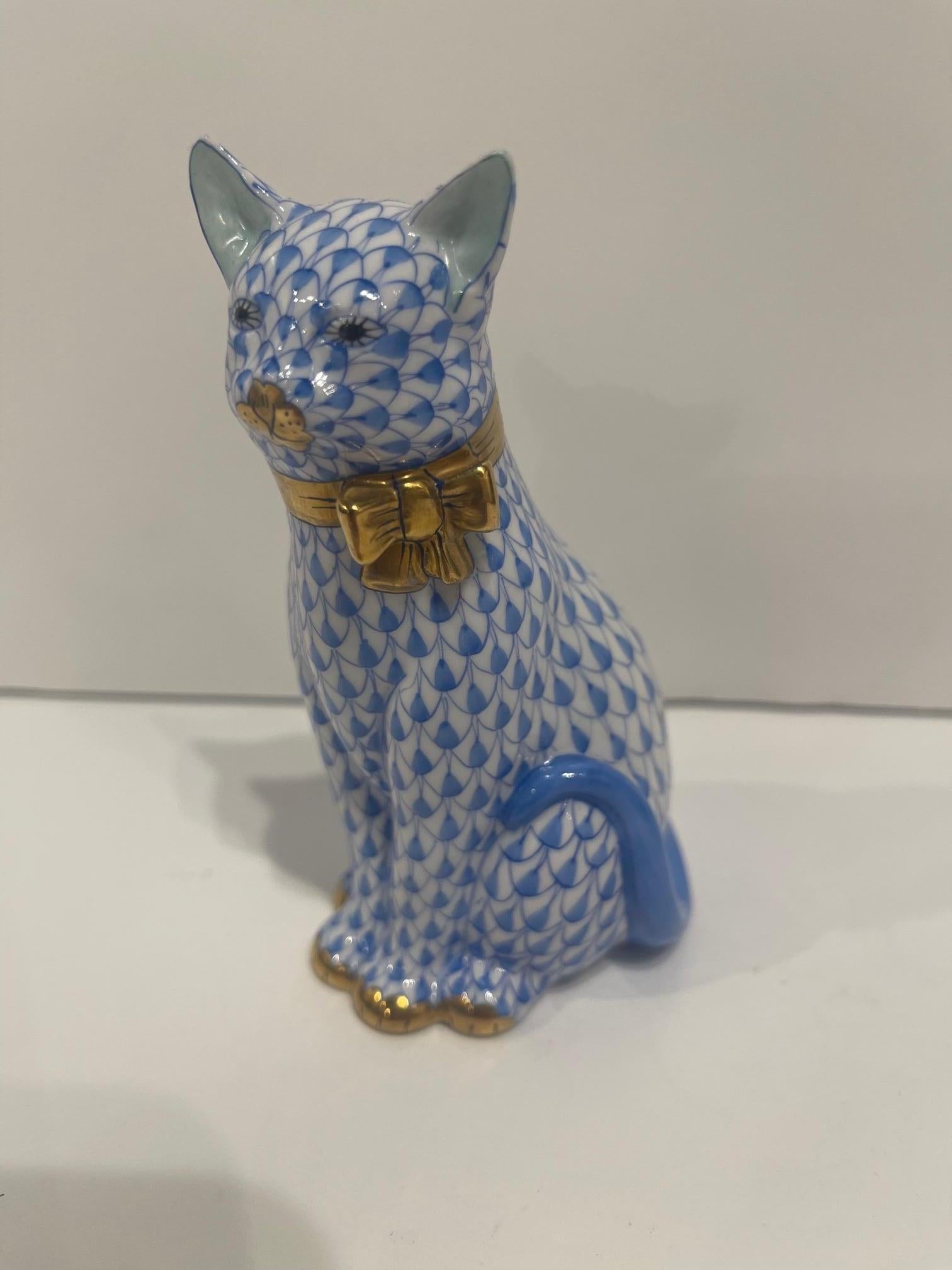 Herend Figure of a Blue and White Sitting Cat, 20th Century In Good Condition For Sale In Savannah, GA