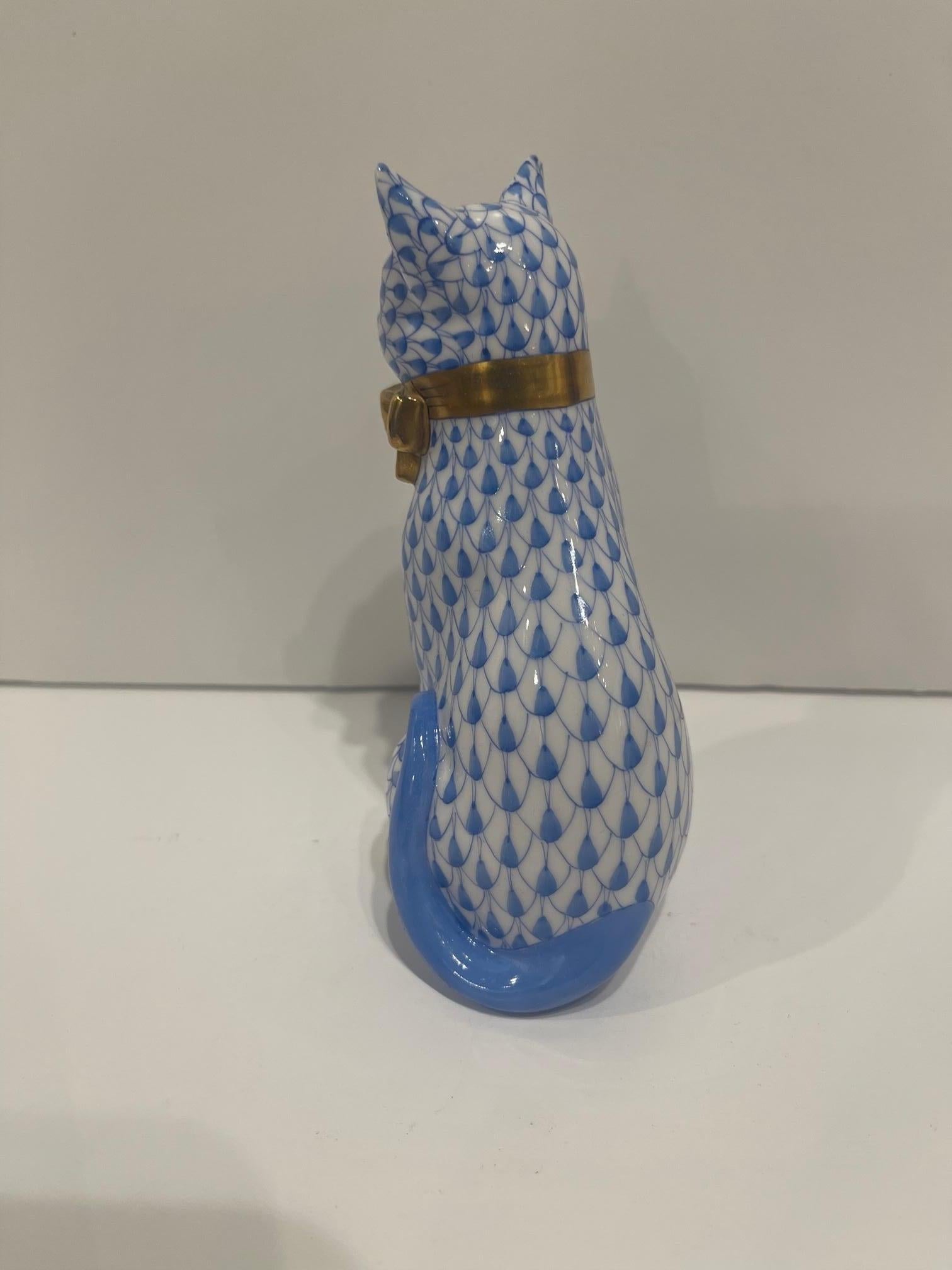 Herend Figure of a Blue and White Sitting Cat, 20th Century For Sale 1