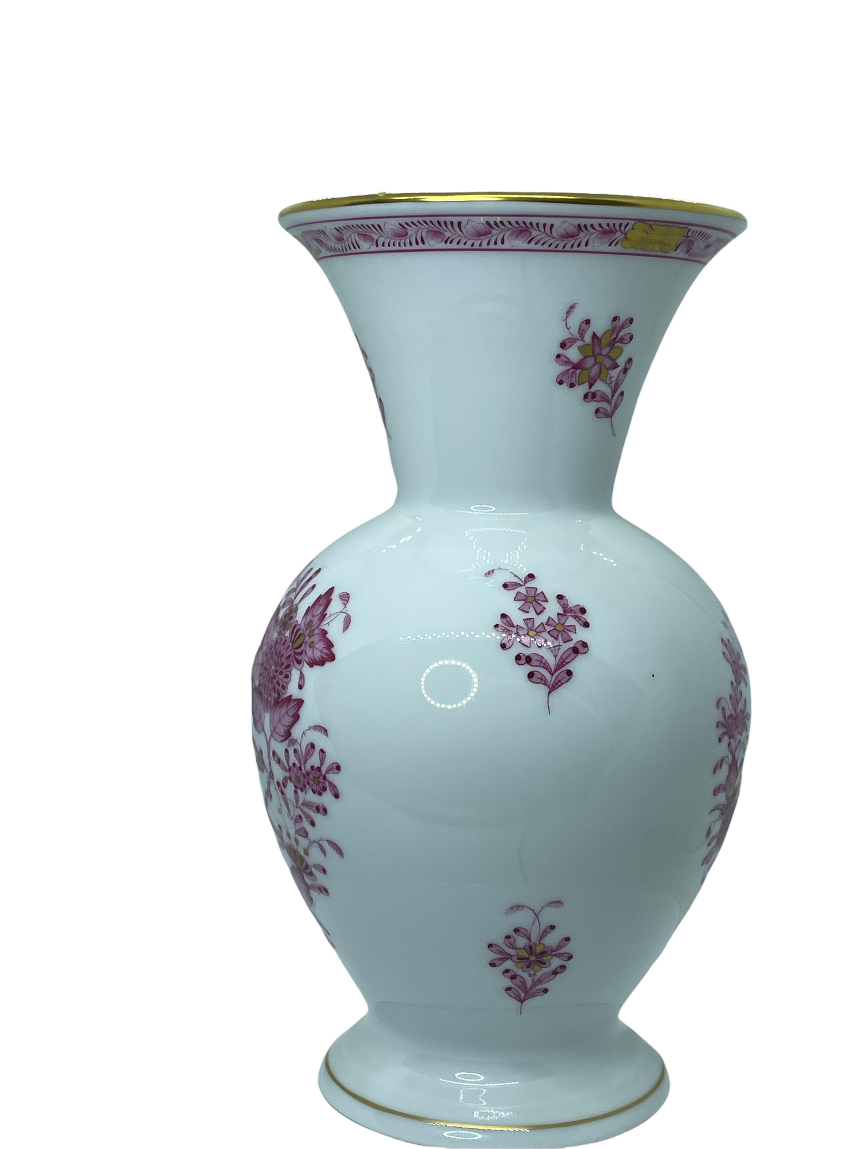 Moderne Vase à fleurs Herend en porcelaine hongroise peinte à la main, moderne en vente