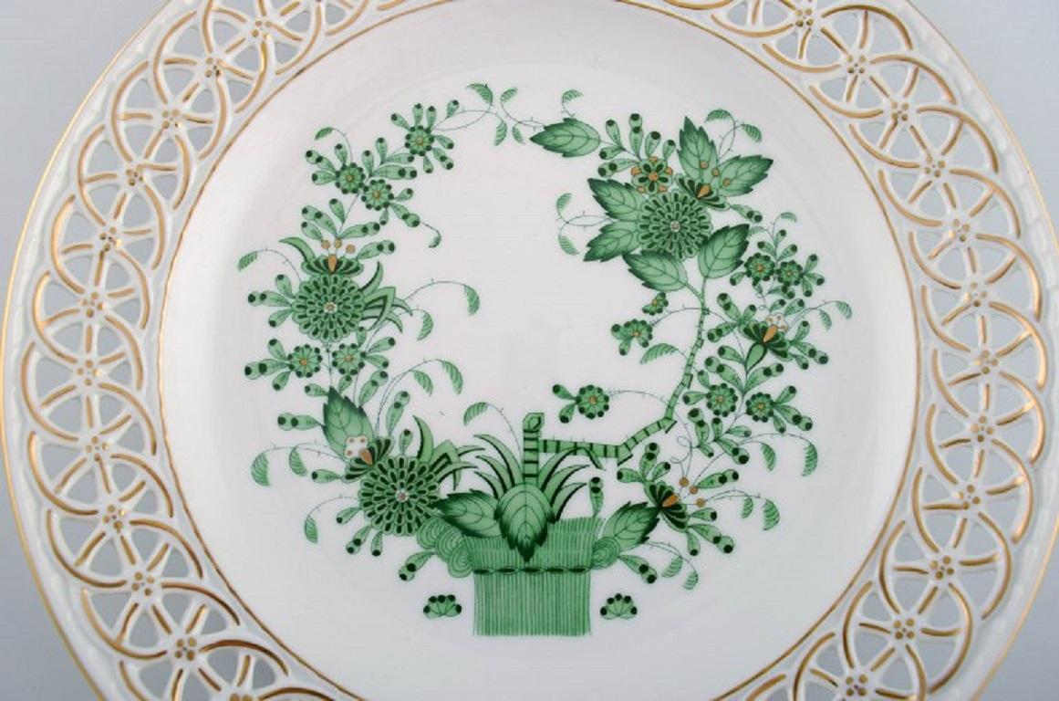 Herend Green Chinese plate in openwork hand-painted porcelain. Mid-20th century.
Diameter: 24 cm
In excellent condition.
Stamped.