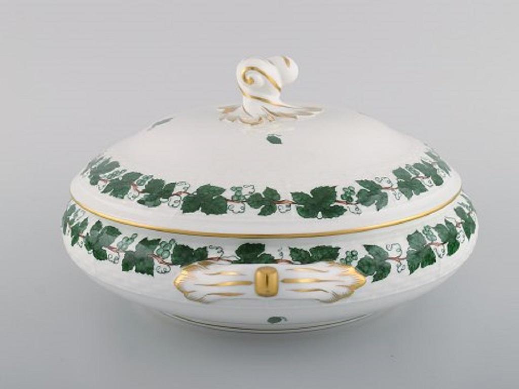 20th Century Herend Green Grape Leaf & Vine Lidded Tureen in Hand-Painted Porcelain For Sale