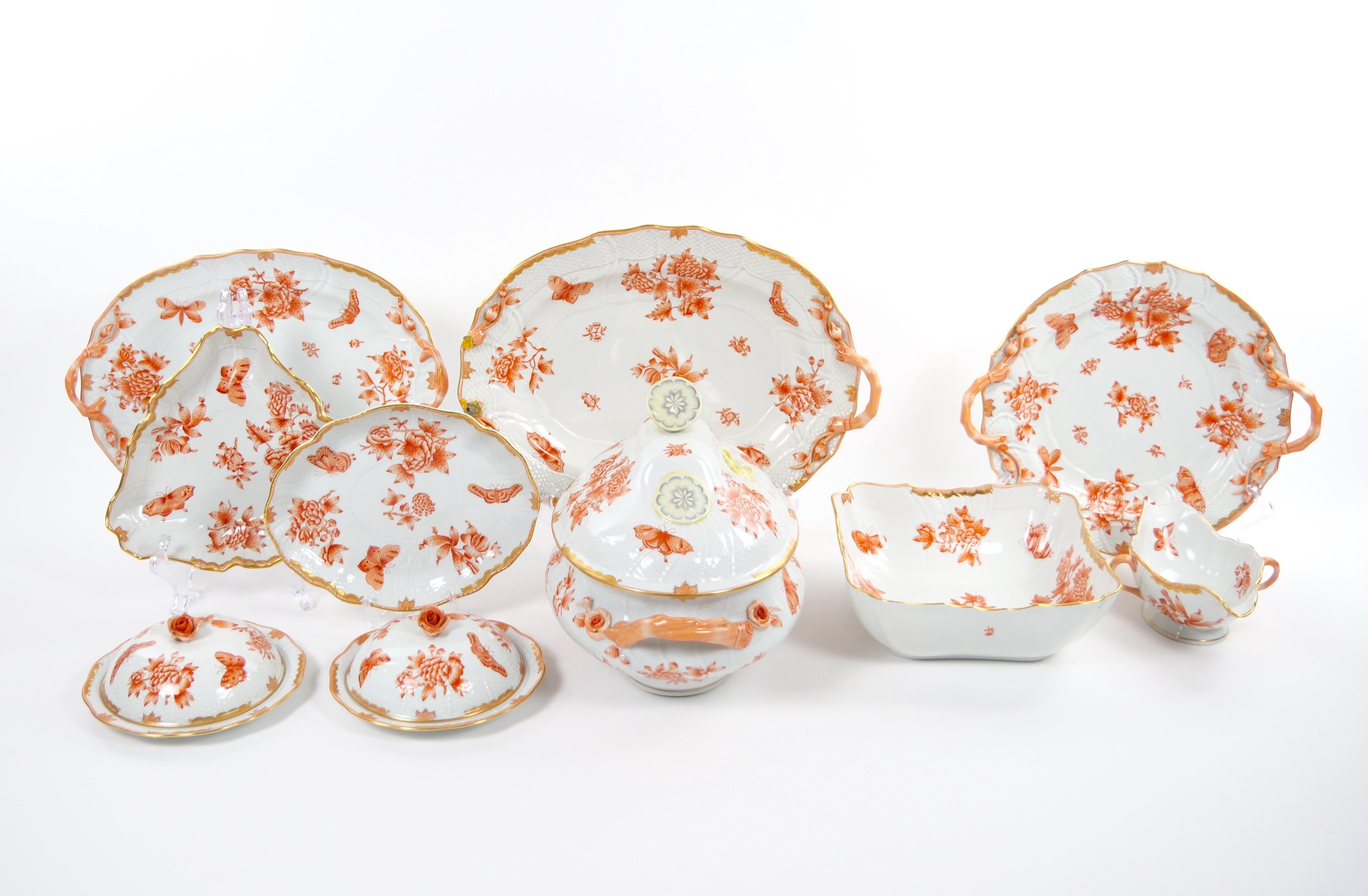 Herend Hungarian Hand Painted & Gilt Decorated Dinner Service / 12 People In Good Condition For Sale In Tarry Town, NY