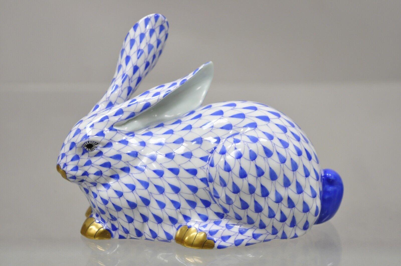 Herend Ungarn 15335 Blau Weiß Fischnetz Porzellan Hase liegend Figur 4