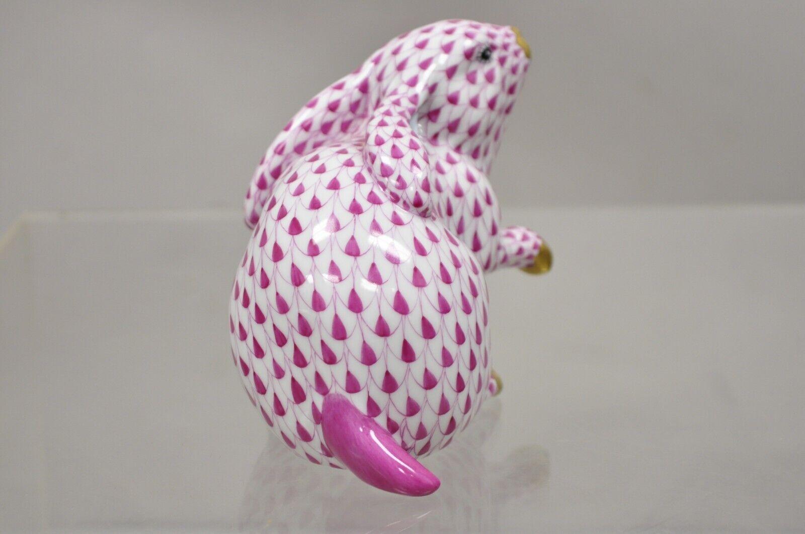 Herend Hungary 5335 Raspberry Fishnet Porcelain Bunny Rabbit Sitting Figurine 1