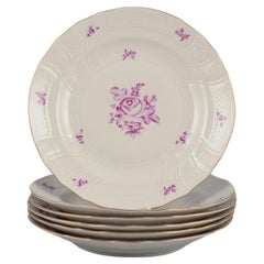 Herend, Hungría. Juego de seis platos llanos de porcelana.