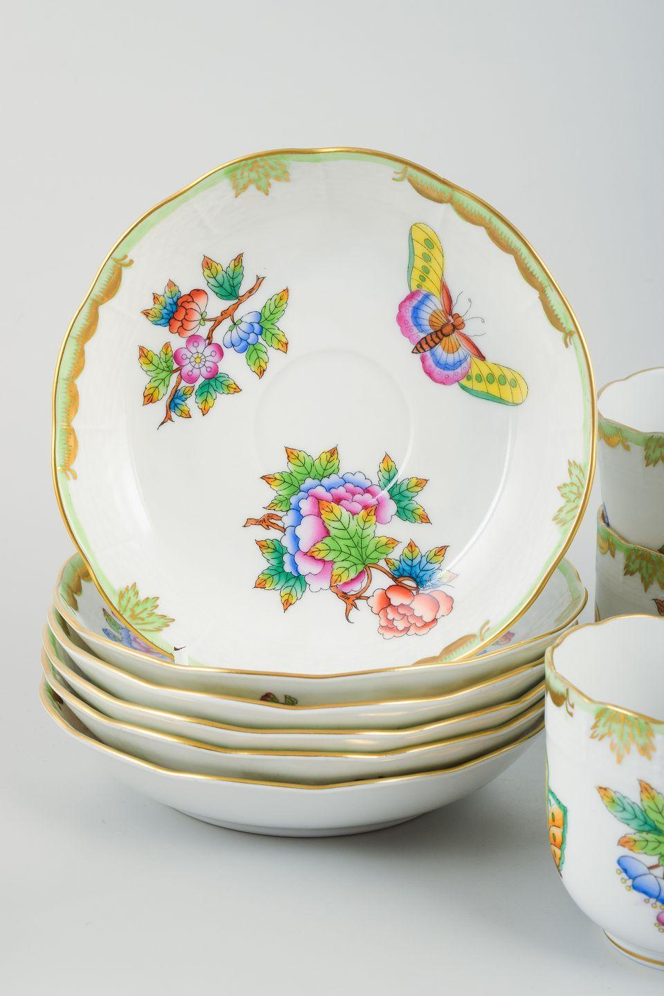 Hungarian Herend, Hungary. A six-person “Queen Victoria” porcelain coffee set. For Sale