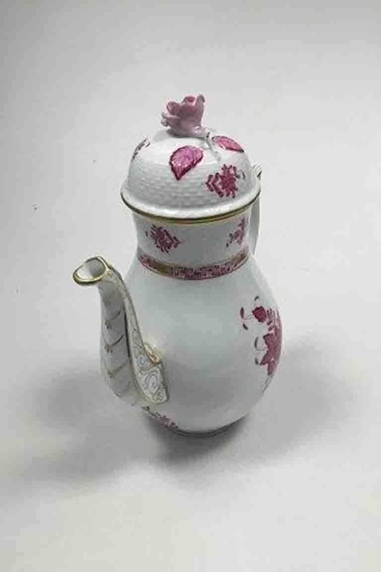 Herend Hungary Apponyi Purple coffee pot no 611. Small Chip on Flower.

Measures 26 cm / 10 15/64 in.