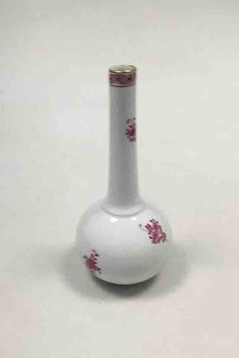Herend Hungary Apponyi purple vase no 7074.

Measures 19 cm / 7 31/64 in.