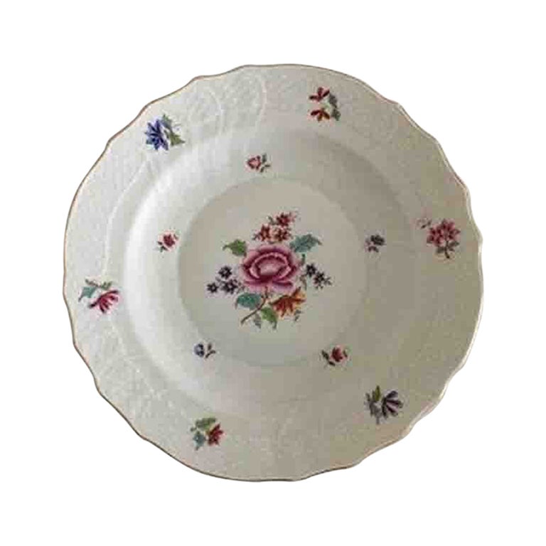 Assiette à gâteaux Hongrie Herend, peinte à la main avec fleurs en vente