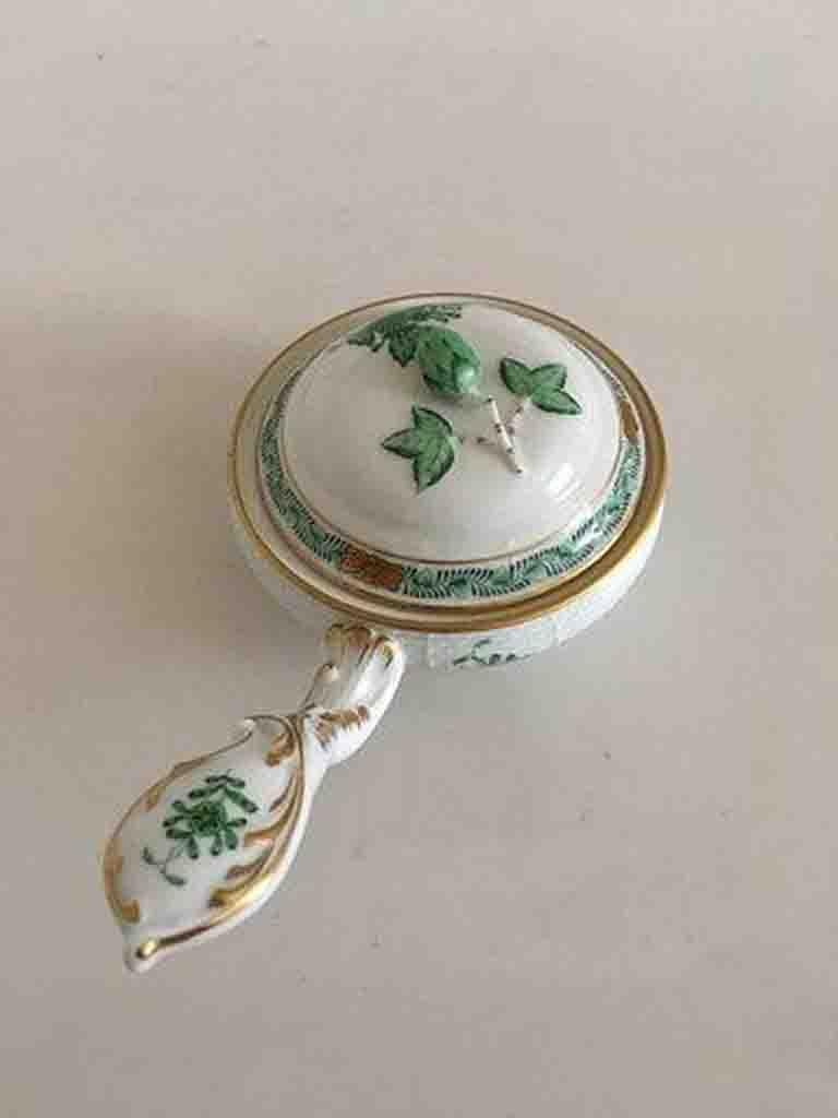 Herend Hungary Chinese bouguet green casserole dish with lid.

Measures 19,5cm and is in good condition.