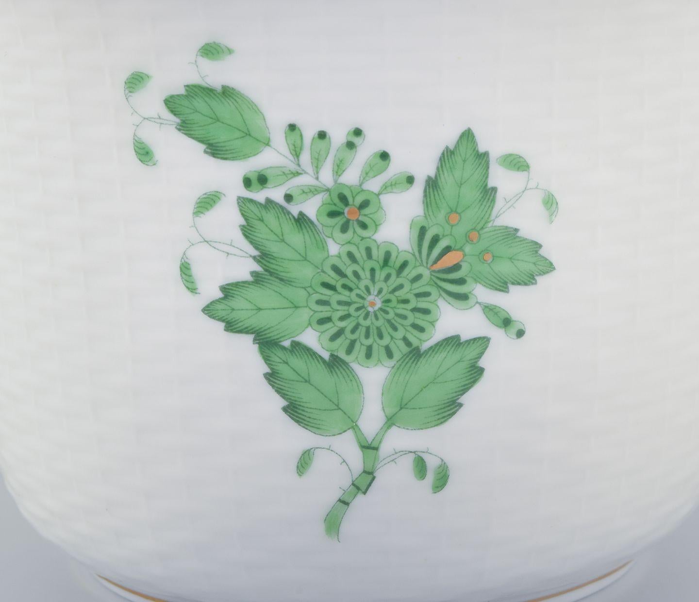 Herend, Ungarn. Chinesischer Blumenstrauß Apponyi Grün, Porzellan Blumentopf. (Ungarisch) im Angebot