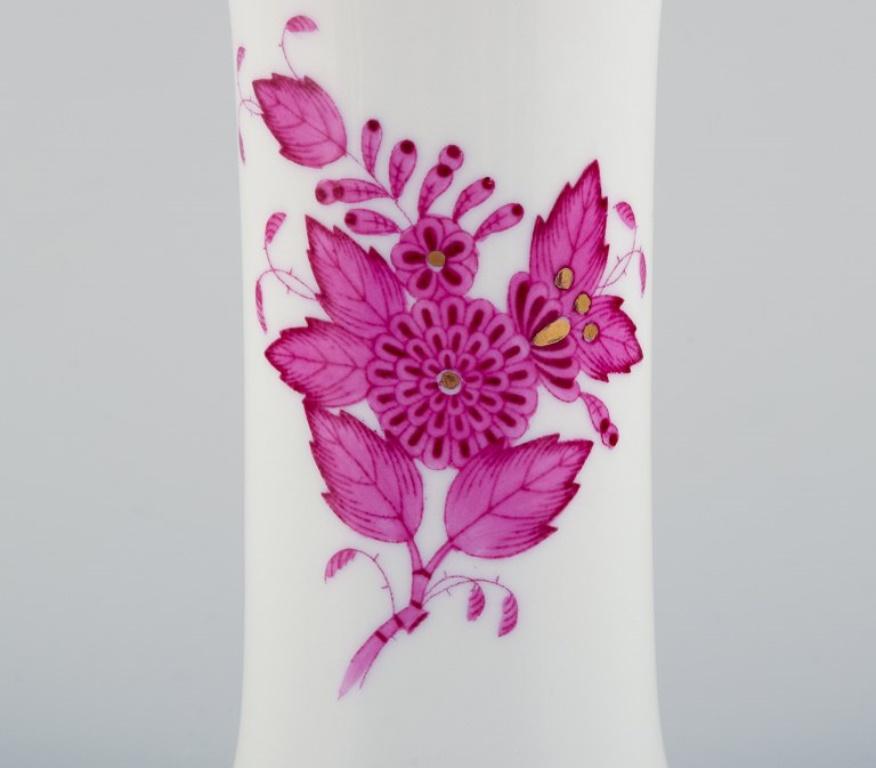 Herend, Hongrie, Framboise à bouquet chinois. Petit bol et vase en porcelaine Excellent état - En vente à Copenhagen, DK