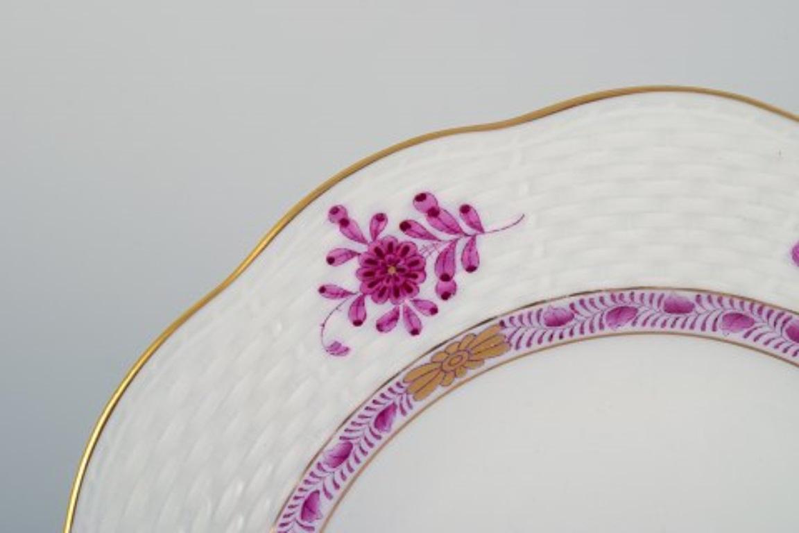 Herend, Hungary, Chinese Bouquet Raspberry, two hand painted porcelain plates In Excellent Condition In Copenhagen, DK