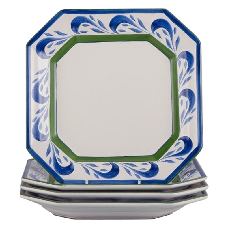 Herend, Hongrie. Quatre assiettes carrées en céramique. Environ les années 1980 en vente