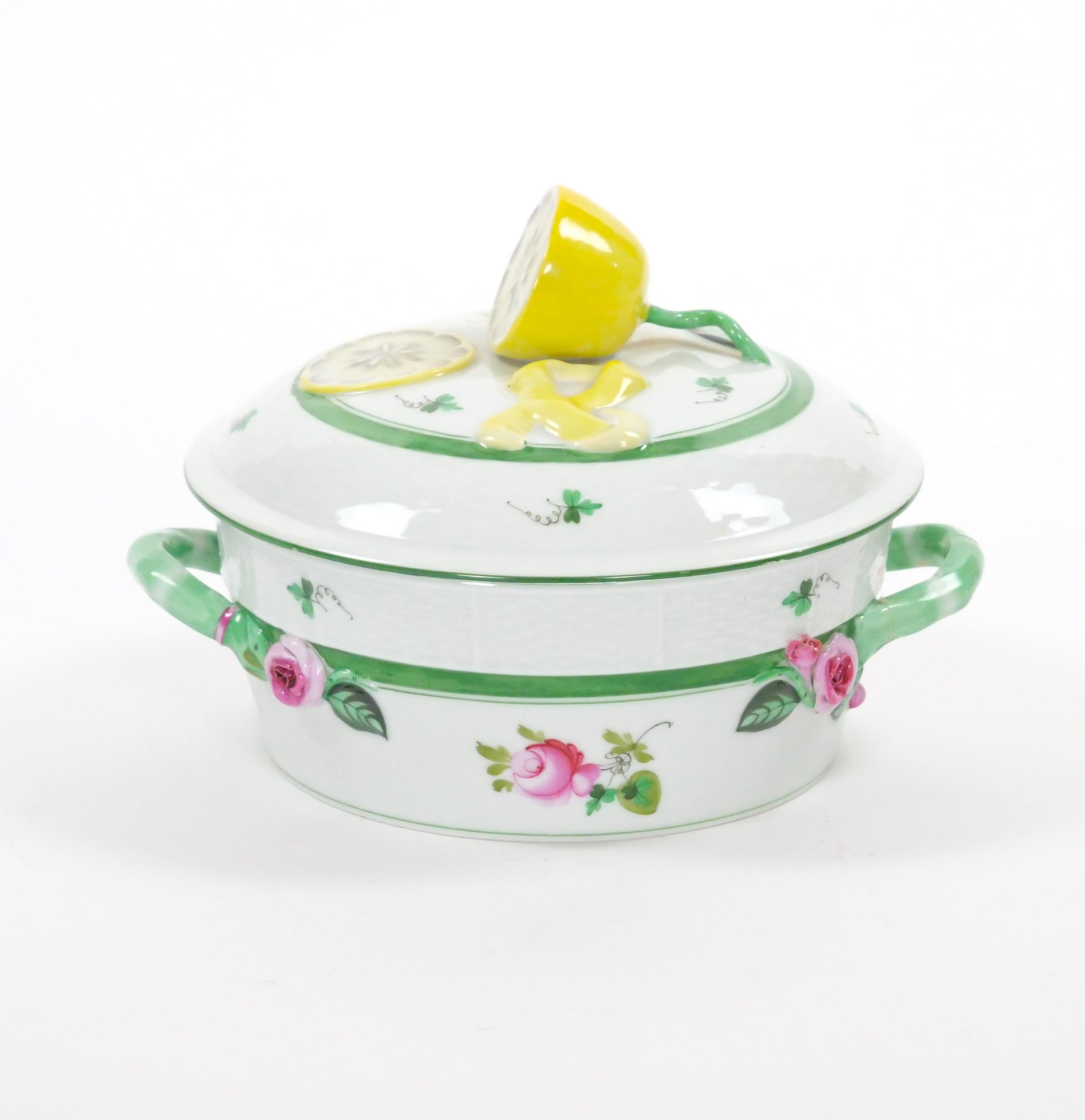 Herend Hungría Vajilla de porcelana pintada a mano Sopera cubierta en venta 5