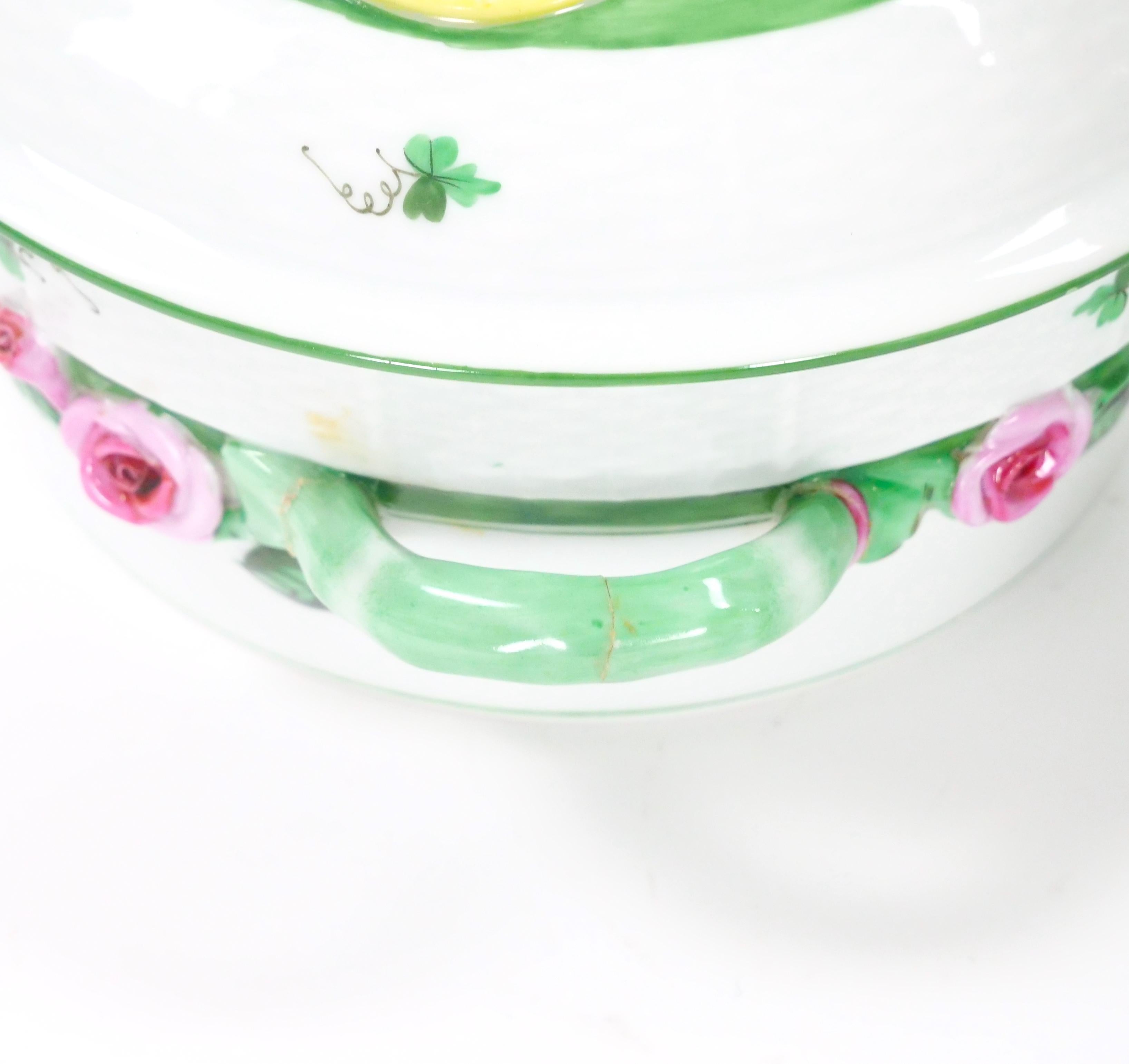 Herend Hungría Vajilla de porcelana pintada a mano Sopera cubierta en Bueno estado para la venta en Tarry Town, NY