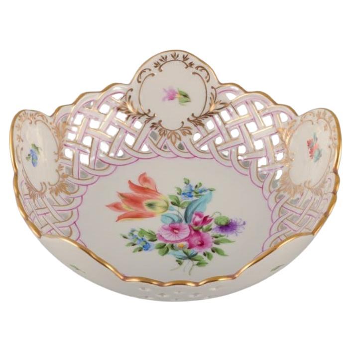 Herend, Hungary. Open lace porcelain bowl with hand-painted flower motifs For Sale