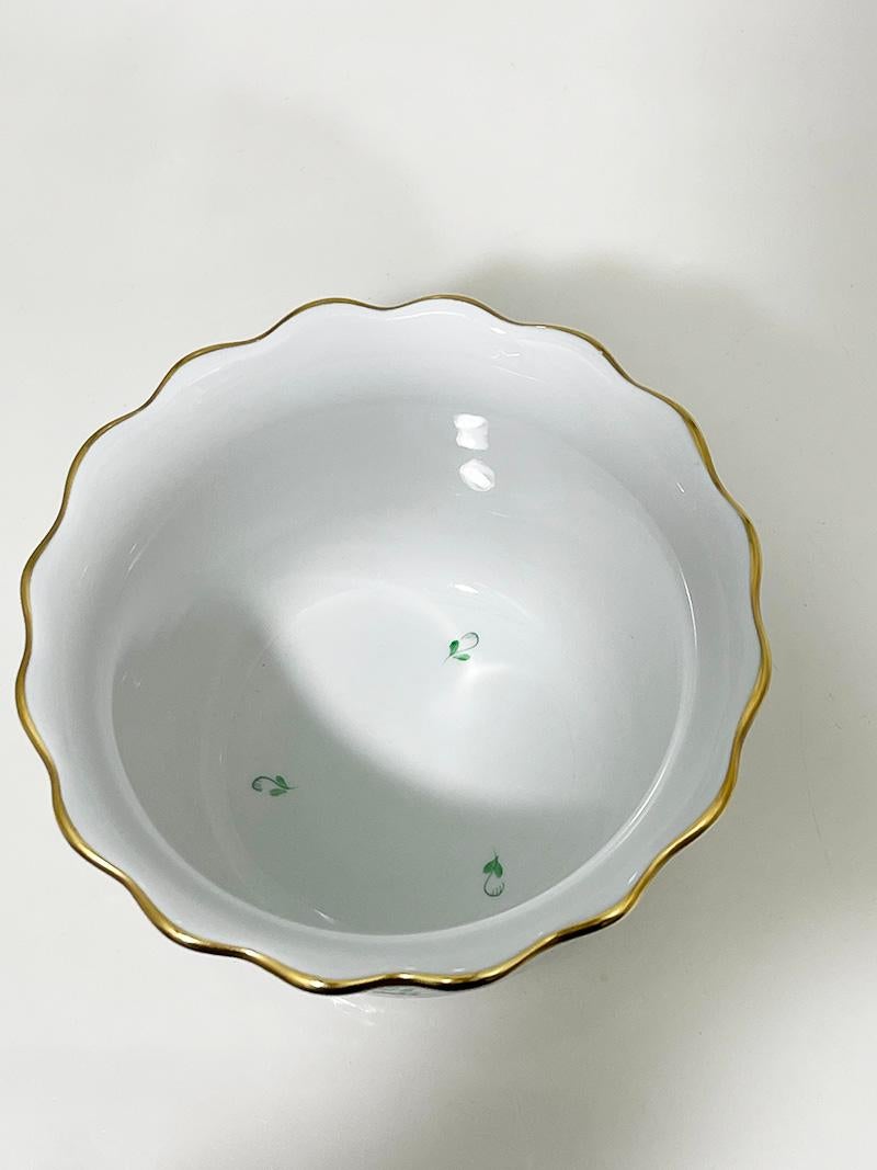 Herend Ungarn Porzellan „Chinesischer Blumenstrauß Apponyi Grün“ Übertöpfer (Ungarisch) im Angebot