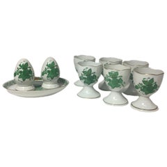 Tasses et shaker à œufs en porcelaine de Hongrie Herend « Bouquet Chinois Apponyi Green »