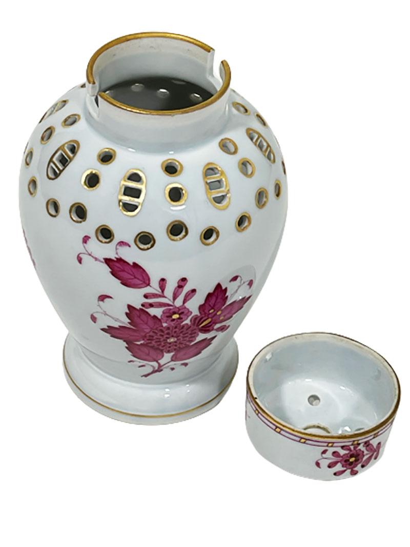 Ungherese Vaso con coperchio in porcellana Herend Hungary 