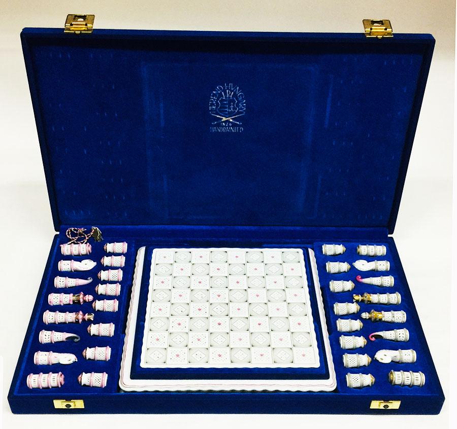 Herend Hungary Porcelain Limited Edition Chess Set 2006 with Board in Blue Case 5