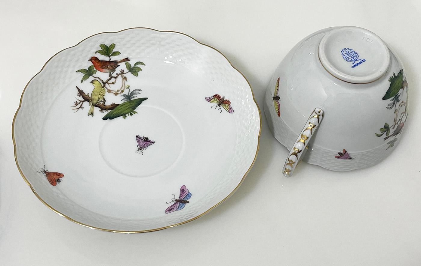 20ième siècle Assiettes et tasse et soucoupe « Rothschild » en porcelaine de Hongrie Herend en vente