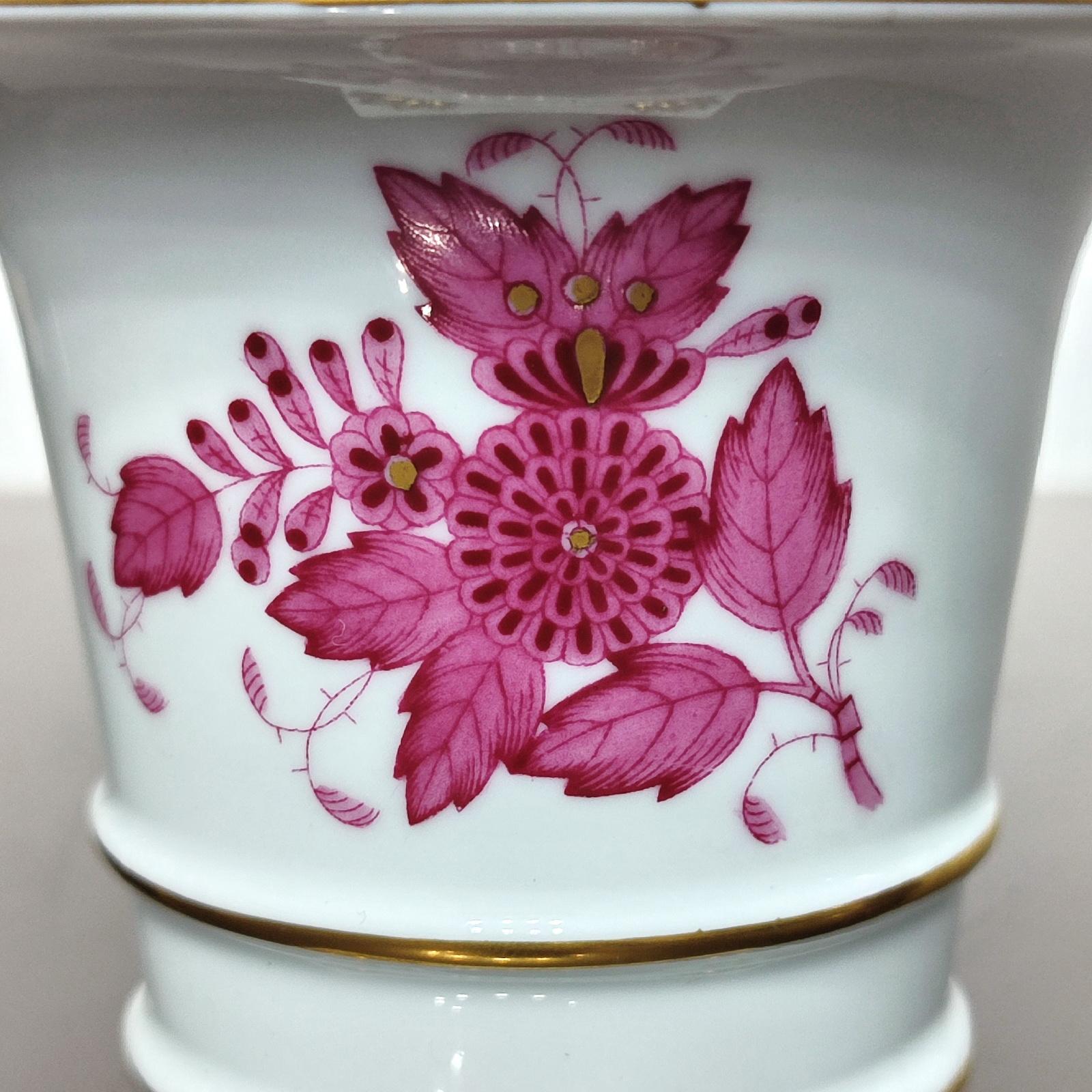 Herend Hungary Porcelain Small Cache Pot Chinese Bouquet Raspberry, Claw Footed 2