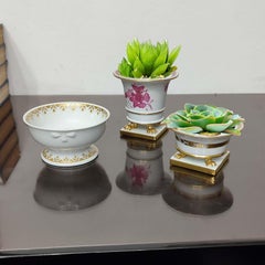 Herend Hungary Porcelain Small Cache Pot Chinese Bouquet Raspberry, Claw Footed