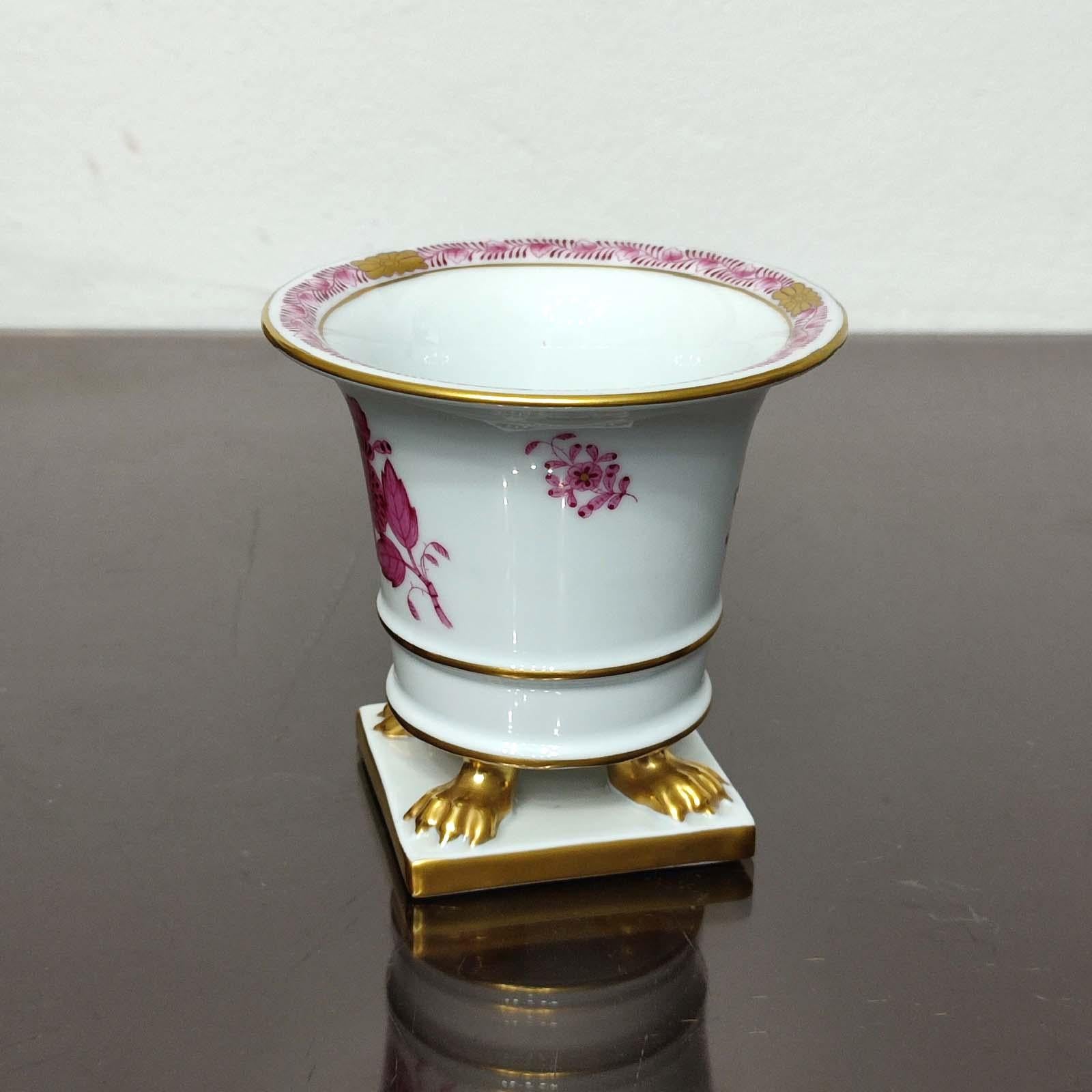 20th Century Herend Hungary Porcelain Small Cache Pot Chinese Bouquet Raspberry, Claw Footed