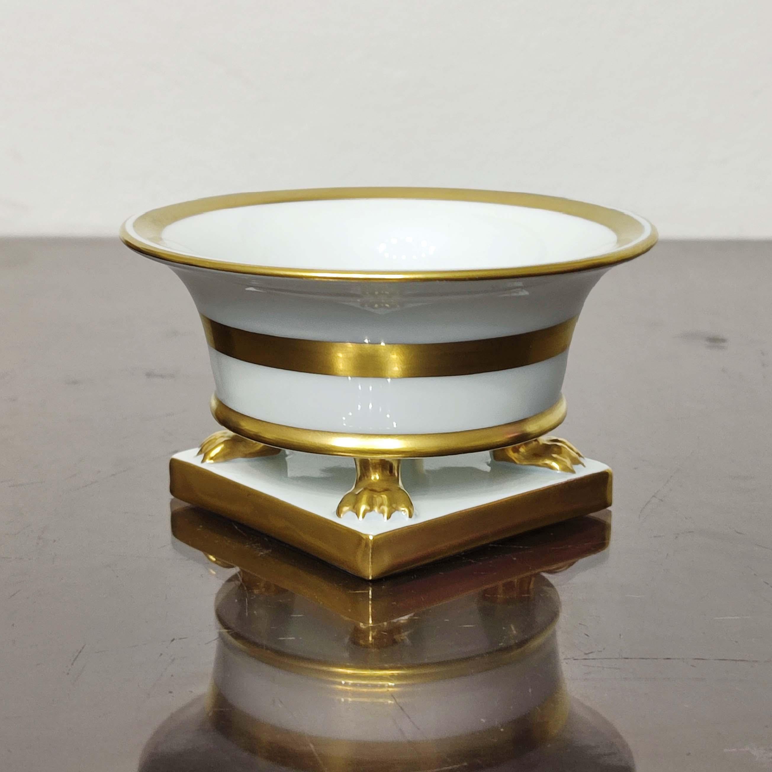 Herend Hungary Porcelain Small Cache Pot Gold Trim, Claw Footed Excellent état à Bochum, NRW