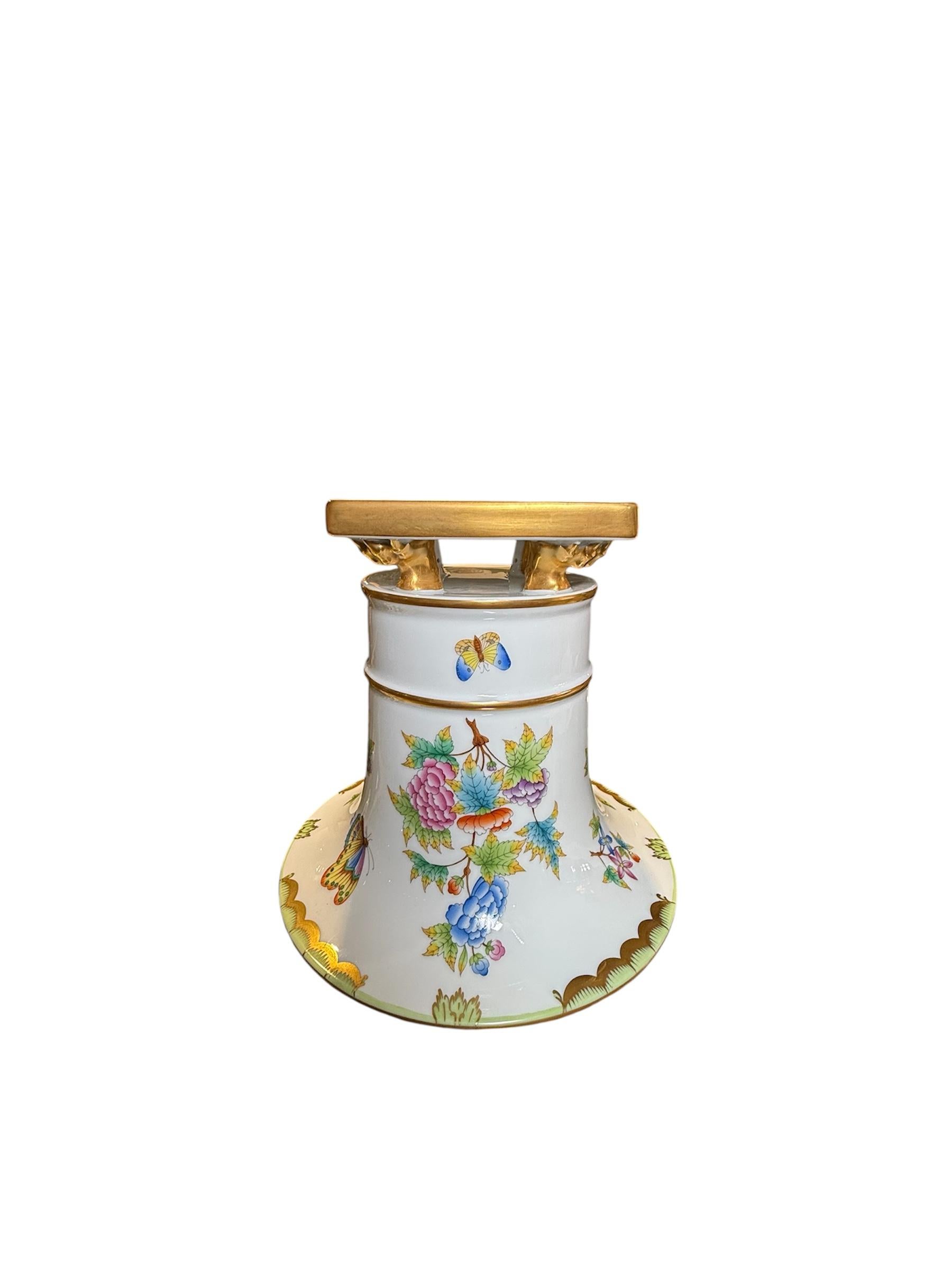 Herend Hungary Queen Victoria Pattern Porcelain Vase For Sale 3