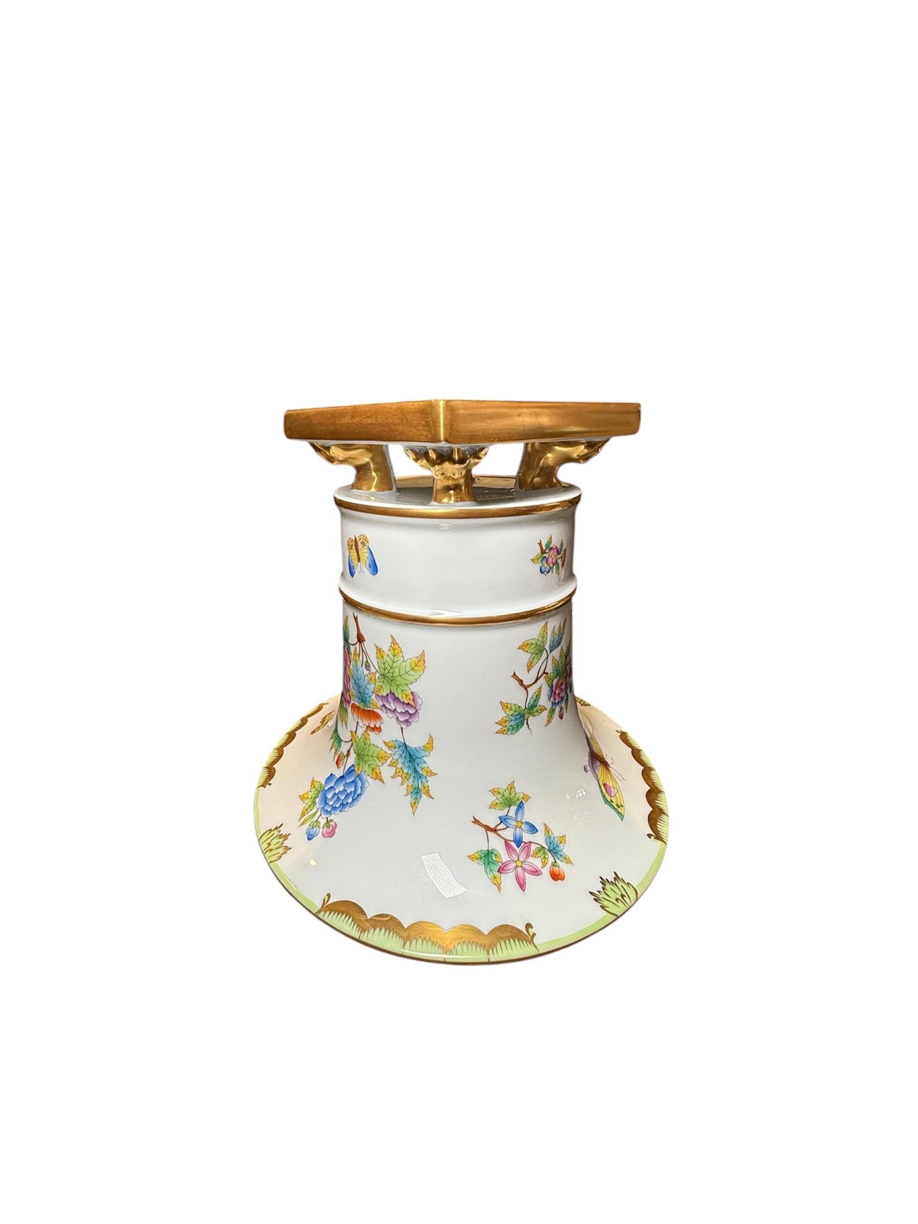 Herend Hungary Queen Victoria Pattern Porcelain Vase For Sale 1