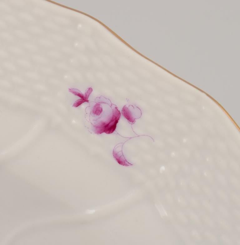 Herend, Hungría. Juego de seis platos hondos de porcelana. Pintado a mano en venta