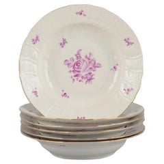 Herend, Hungría. Juego de seis platos hondos de porcelana.