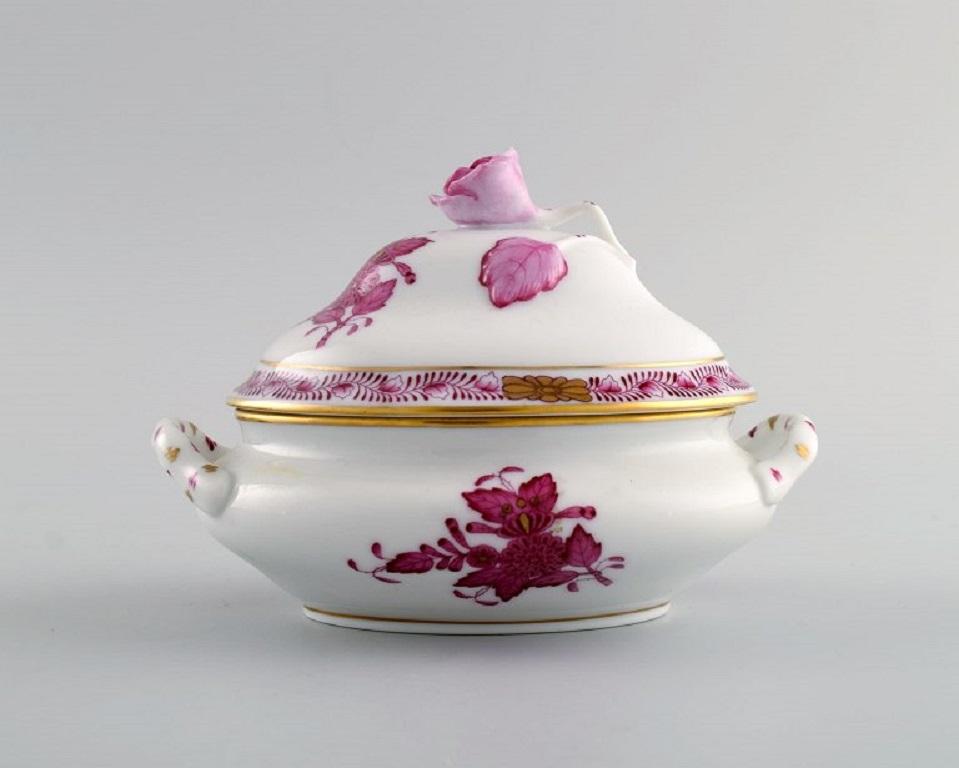 Argent sterling Boîte à bijoux à couvercle Herend en porcelaine avec fleurs violettes peintes à la main en vente