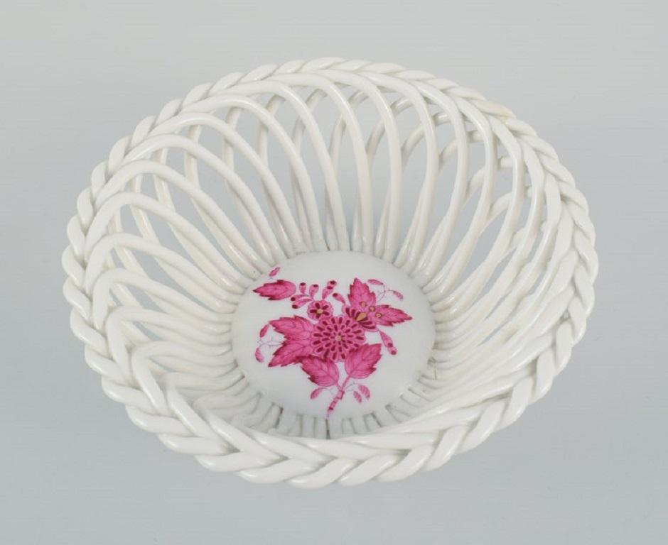 Herend Pink Chinese Bouquet, Two Small Bowls with Wickerwork in Porcelain In Excellent Condition For Sale In Copenhagen, DK
