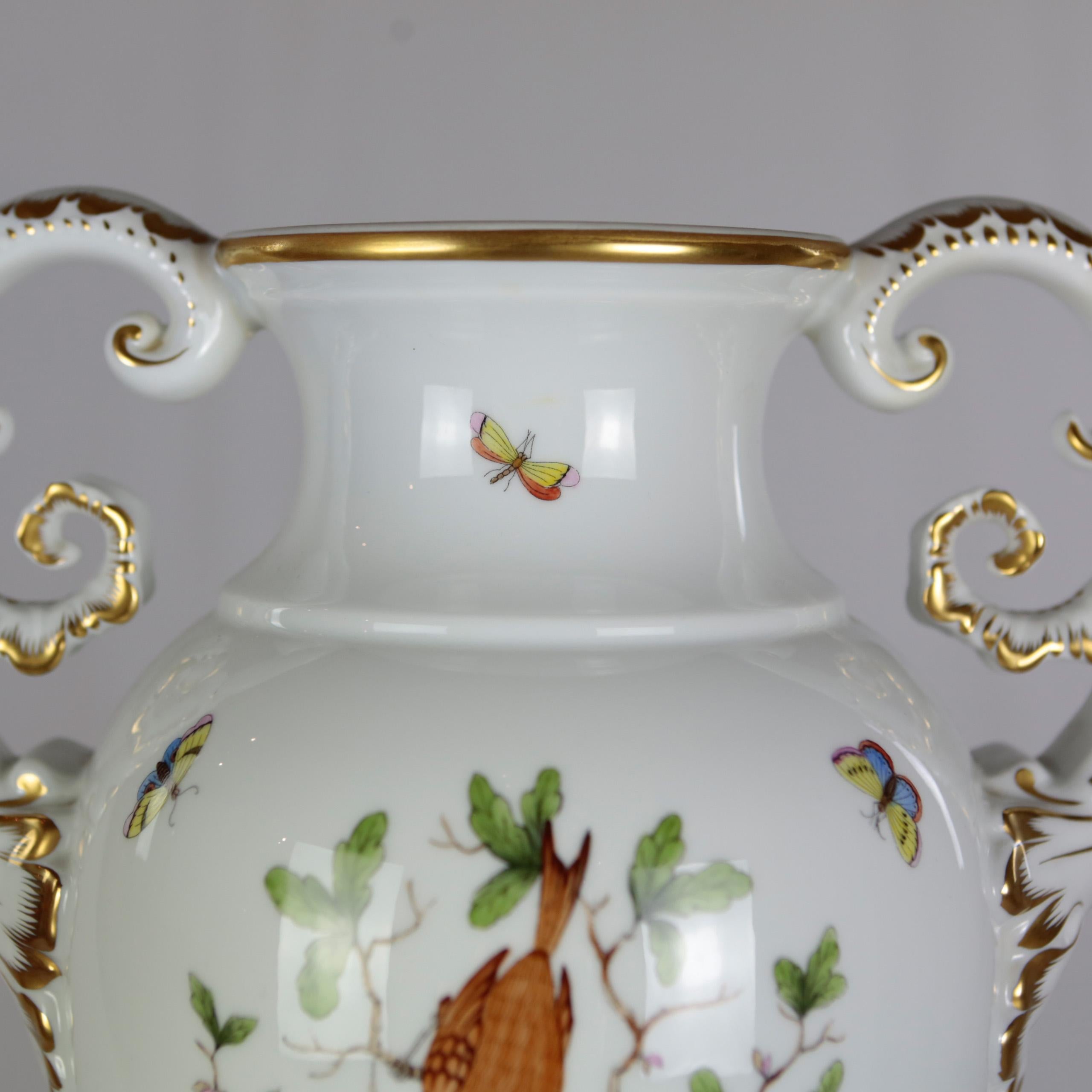 20th Century Herend Porcelain Amphora Vase, Rothschild Decor, Hand Painted, Gilded, Hungary For Sale