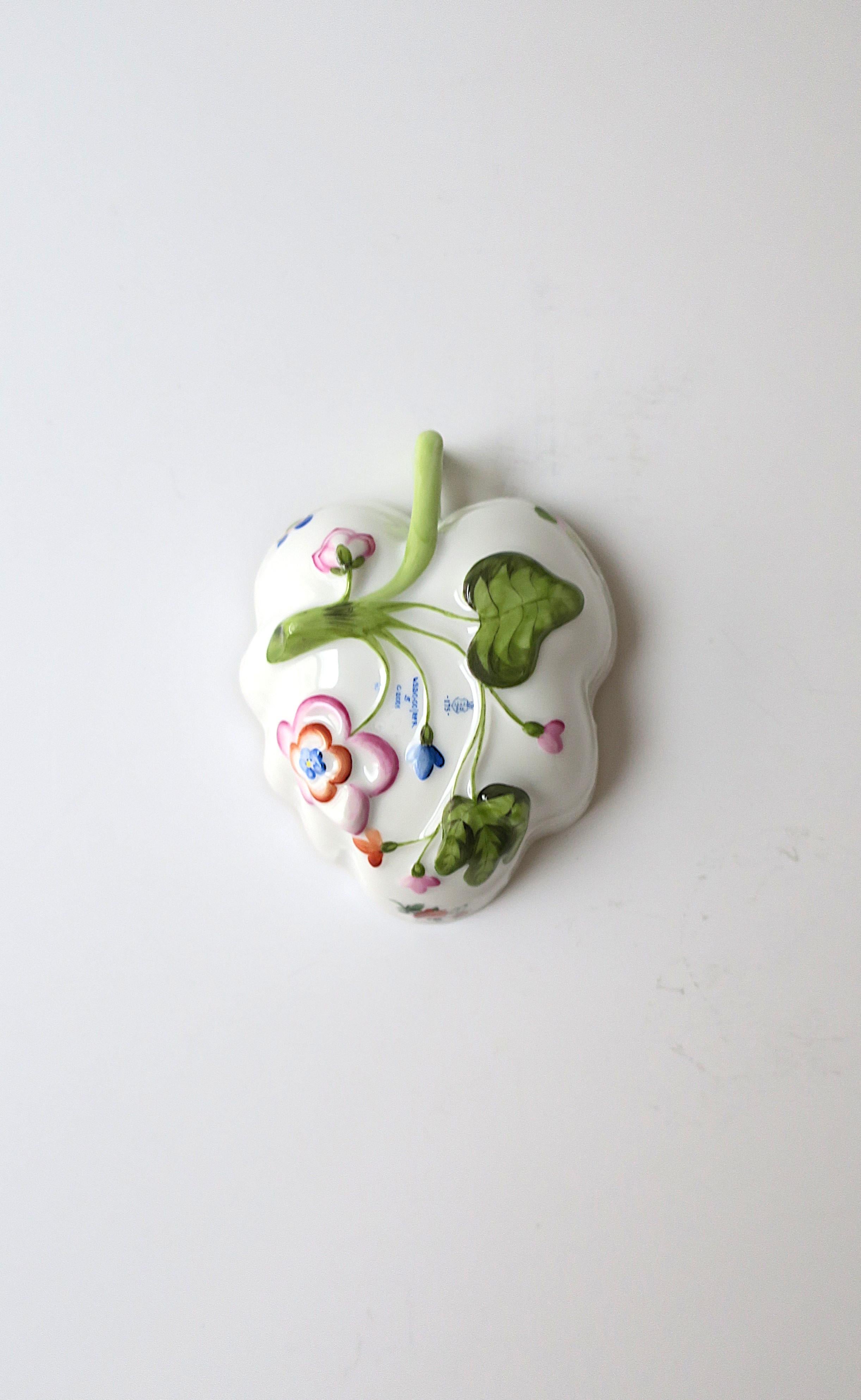 Bol en porcelaine de Herend en vente 4