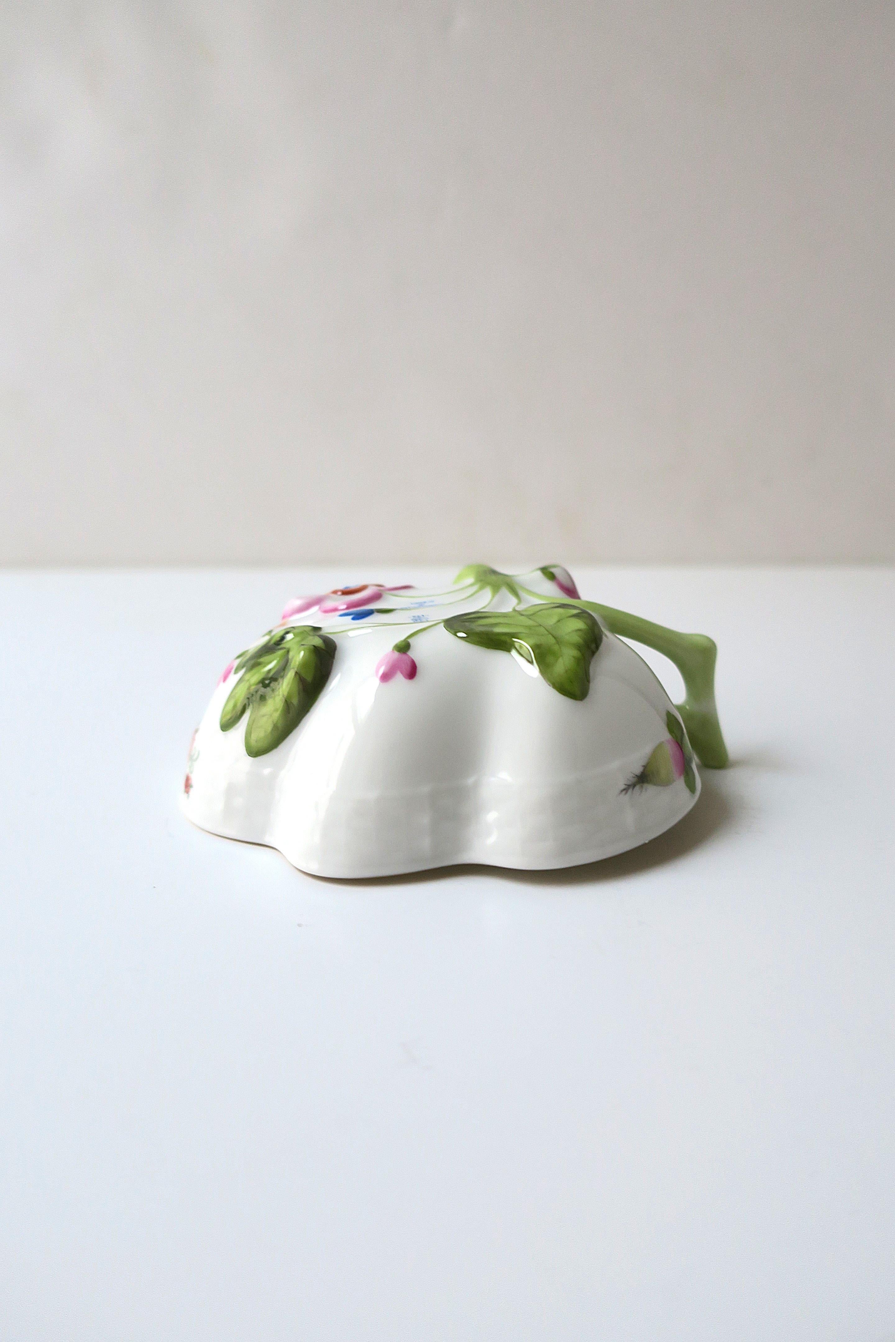 Bol en porcelaine de Herend en vente 8