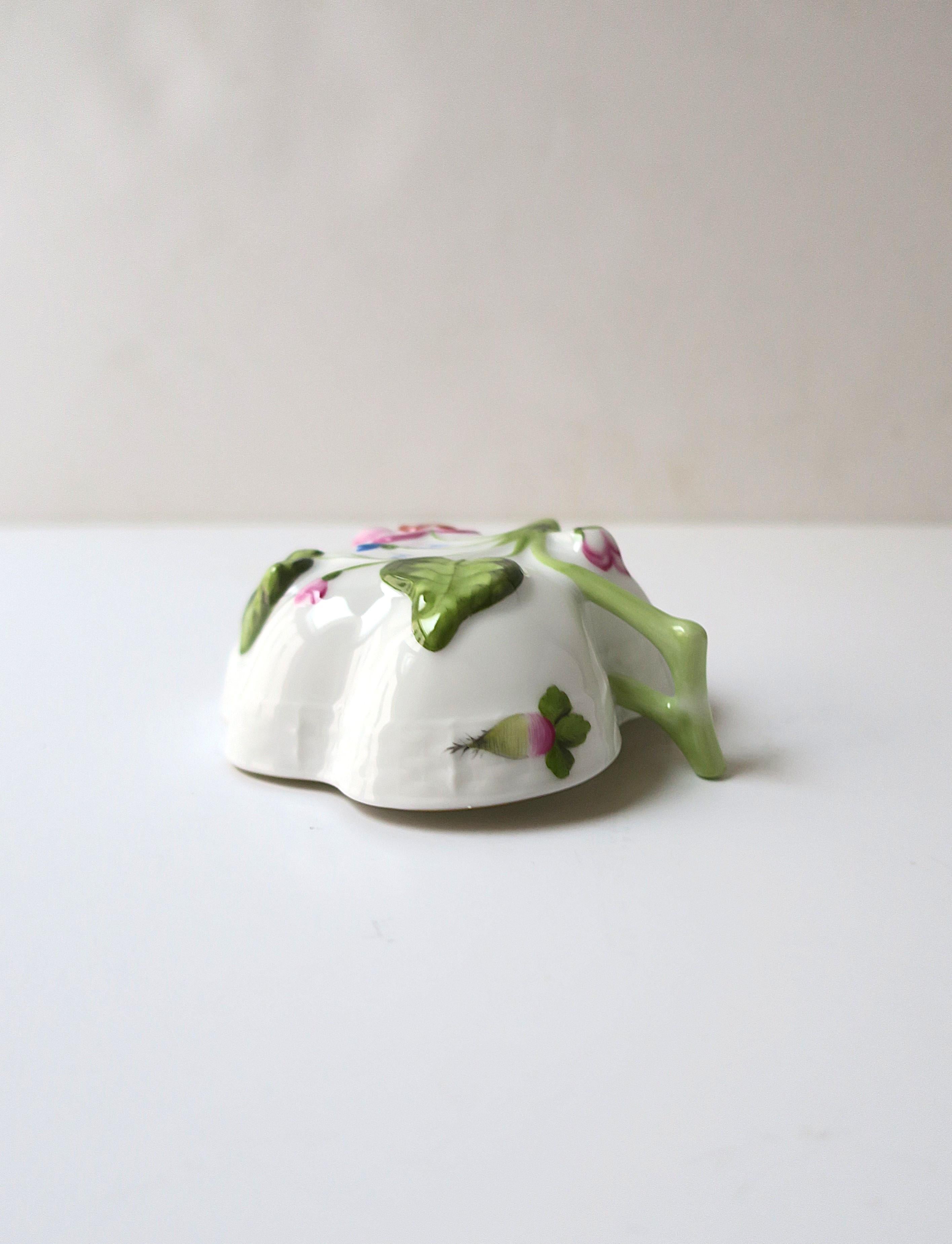 Bol en porcelaine de Herend en vente 9