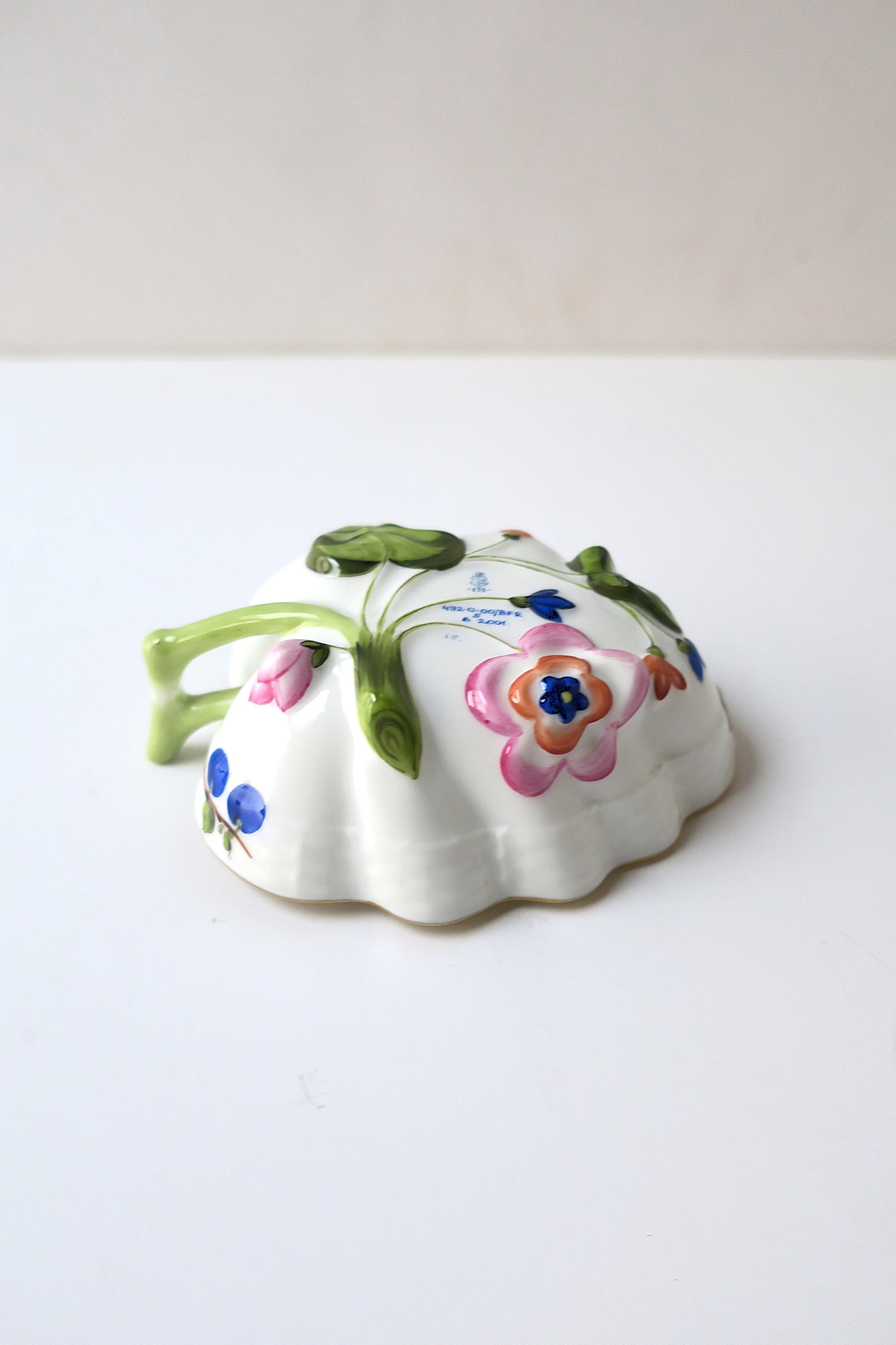 Cuenco de porcelana Herend en venta 9
