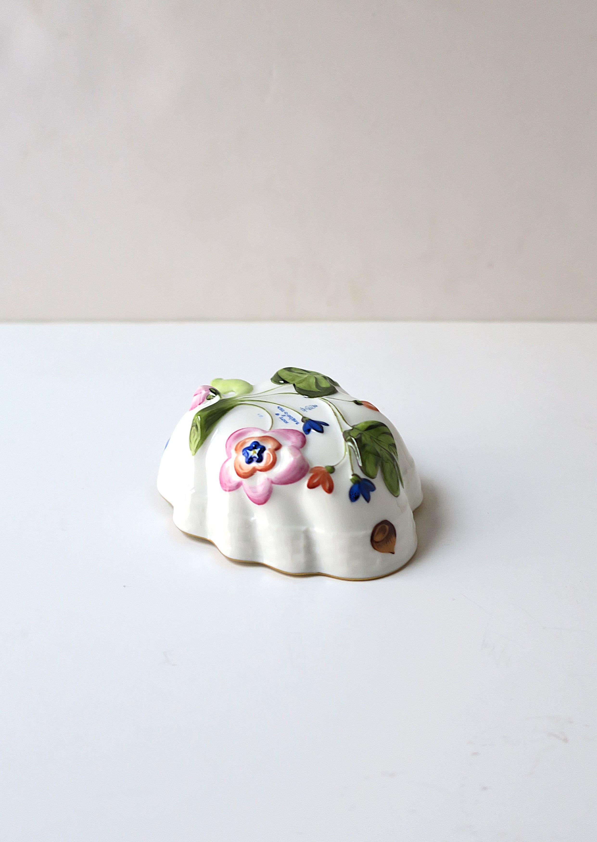 Cuenco de porcelana Herend en venta 10