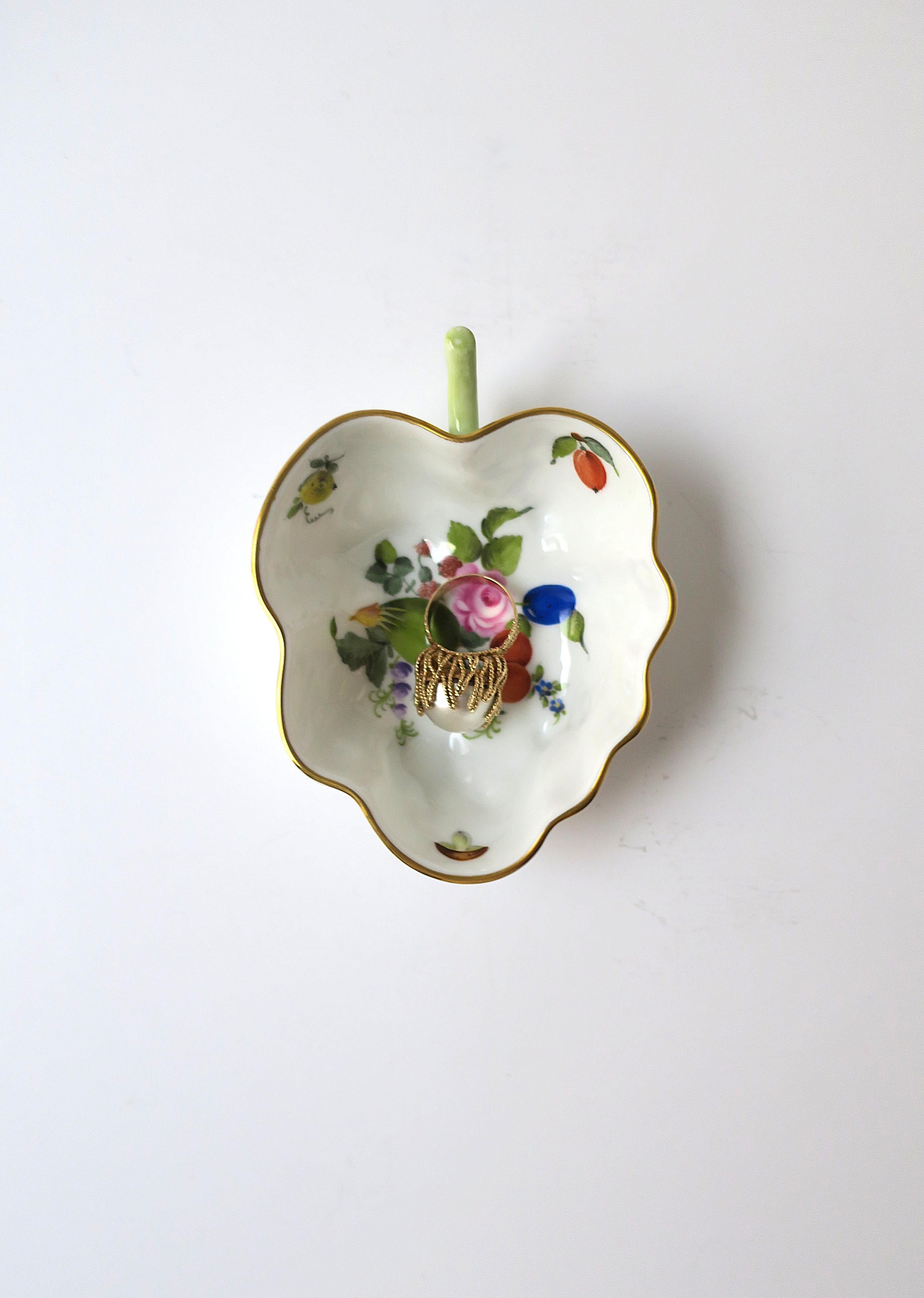 Bol en porcelaine de Herend Excellent état - En vente à New York, NY